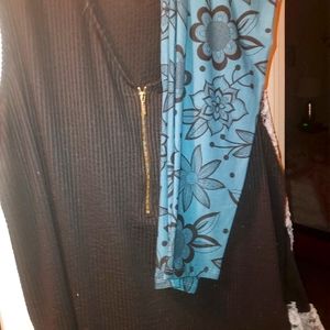 Lularoe Rachel top and tc2 leggings